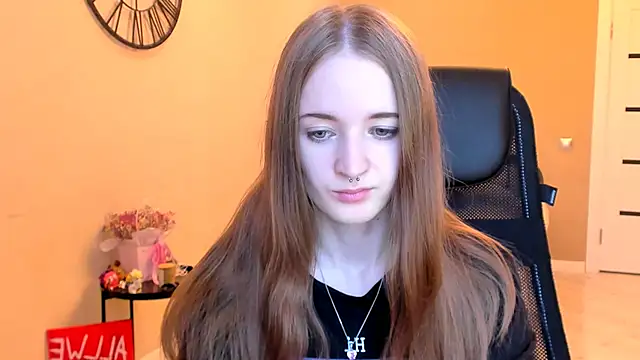 KateKayer online show from November 9, 2025, 11:41 am