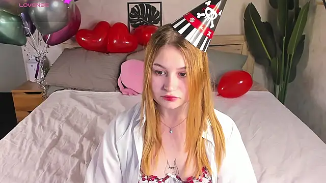 Christine Wallker online show from September 13, 2025, 1:05 am