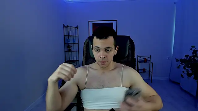 Snapshot of Guido_Grossi chatting on March 22, 2025, 9:45 am Guido Grossi online show from March 22, 2025, 9:45 am