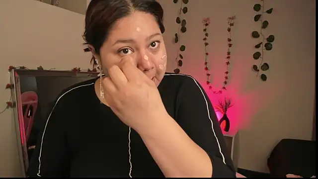 Paprika  online show from September 30, 2025, 5:40 pm