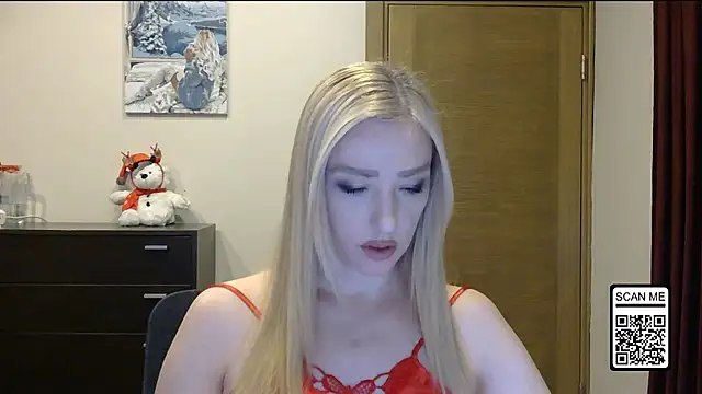 Wild Silk Desire online show from December 17, 2025, 1:28 pm