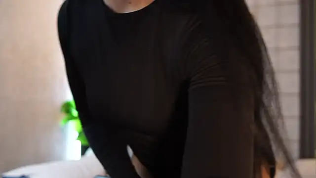 Susan wall online show from April 13, 2026, 1:16 pm