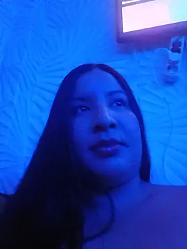 hotCOUPLEPETRA online show from June 28, 2026, 4:29 am