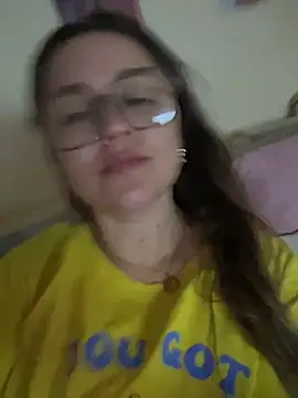 IvannaDivina online show from April 9, 2026, 6:57 pm