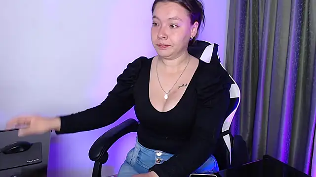 mariaana  222 online show from October 2, 2025, 4:19 am