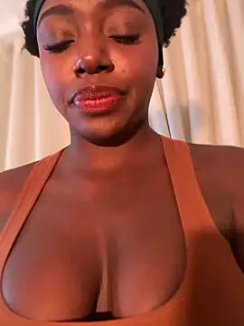 Snapshot of alissradiante1 chatting on November 17, 2025, 3:23 am alissradiante1 online show from November 17, 2025, 3:23 am