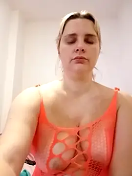 Snapshot of JessicaItalia chatting on November 15, 2025, 10:12 am JessicaItalia online show from November 15, 2025, 10:12 am