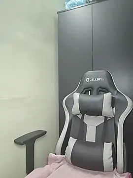 Isha Sax online show from February 3, 2026, 12:54 pm