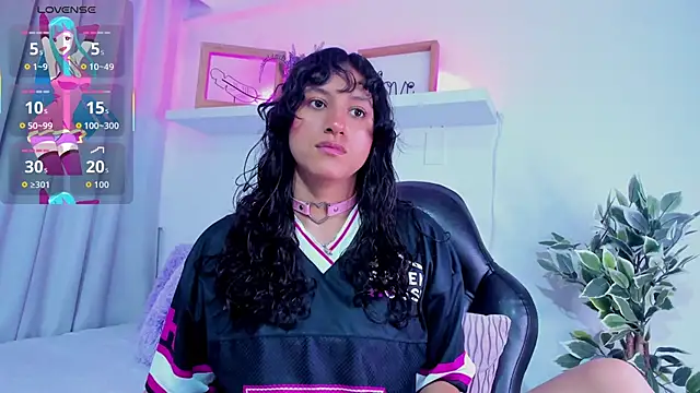 niia7 online show from March 29, 2026, 7:47 pm