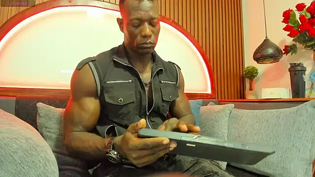 MarcusBlack  online show from November 5, 2025, 9:31 am