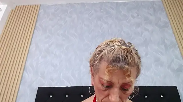 xandrinakarzon online show from November 8, 2025, 12:49 pm