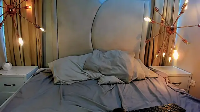 Anittatoro  online show from October 23, 2025, 6:50 pm