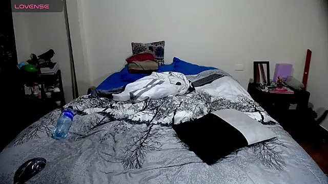 Snapshot of Violet_Bosh chatting on October 6, 2025, 2:58 pm Violet Bosh online show from October 6, 2025, 2:58 pm