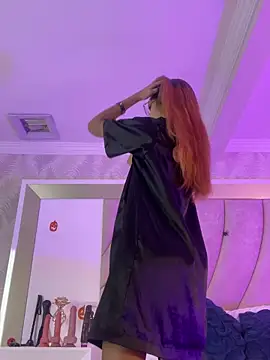 AnnahiBaker online show from November 2, 2025, 4:42 pm