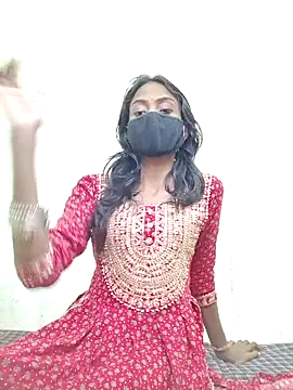 Snapshot of Riya_R24 chatting on November 6, 2025, 8:04 am Riya R24 online show from November 6, 2025, 8:04 am