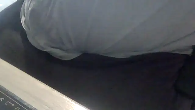 Snapshot of latexsub75 chatting on December 16, 2025, 10:37 pm latexsub75 online show from December 16, 2025, 10:37 pm