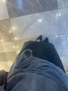 xiaoyuan01 online show from November 27, 2025, 2:57 am