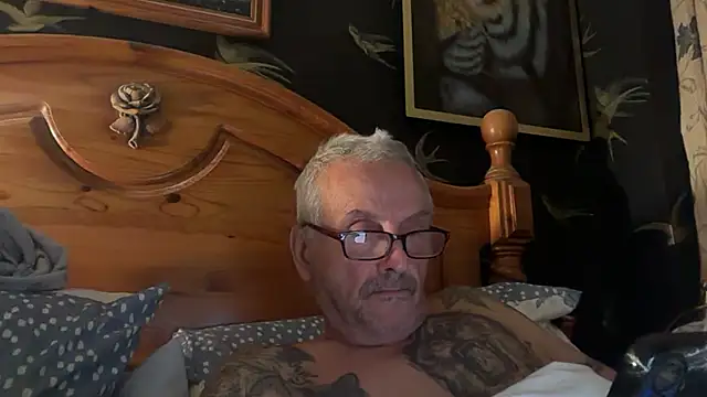 poggles online show from October 3, 2025, 7:33 pm