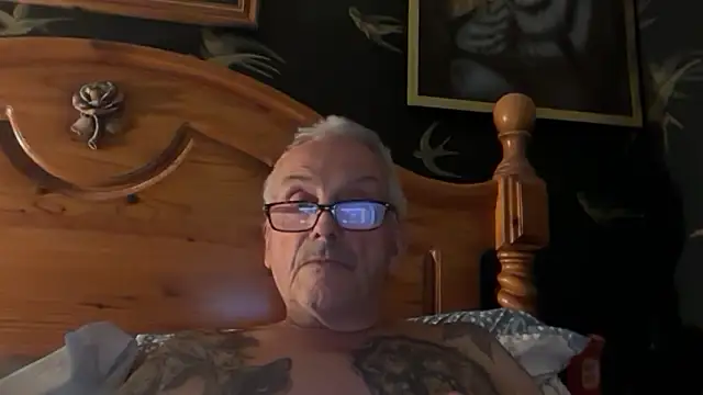 poggles online show from October 9, 2025, 7:23 pm