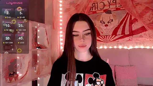 HolyMiax online show from November 2, 2025, 3:42 am