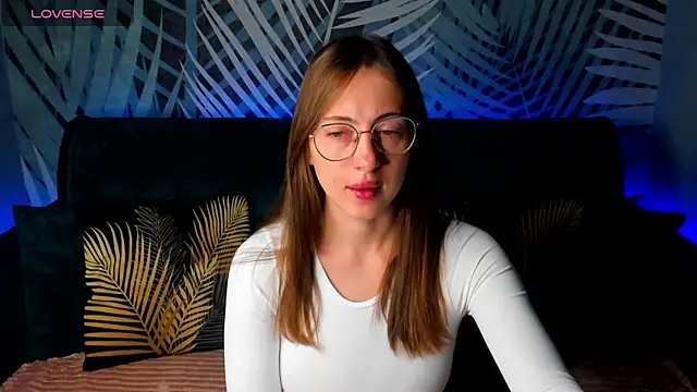Snapshot of ChristyCrayme chatting on September 8, 2025, 10:09 pm ChristyCrayme online show from September 8, 2025, 10:09 pm