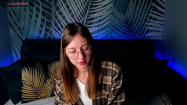 Snapshot of ChristyCrayme chatting on October 2, 2025, 10:06 pm ChristyCrayme online show from October 2, 2025, 10:06 pm