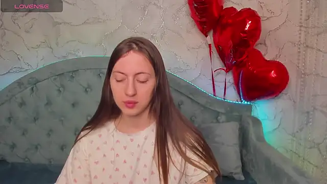 ChristyCrayme online show from February 11, 2026, 10:15 pm