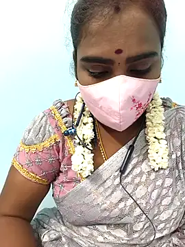 Snapshot of Tamil_riyalini12 chatting on October 8, 2025, 6:27 pm Tamil riyalini12 online show from October 8, 2025, 6:27 pm