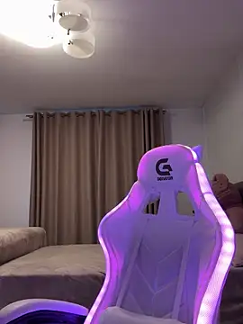 LunaBex online show from September 17, 2025, 4:36 am