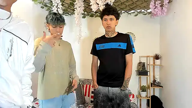 Bastian boyshot77 online show from November 16, 2025, 2:22 pm