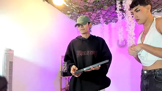 Snapshot of Bastian_boyshot77 chatting on February 24, 2026, 1:42 pm Bastian boyshot77 online show from February 24, 2026, 1:42 pm