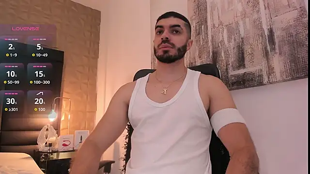 AxelThompson  online show from September 21, 2025, 11:45 am