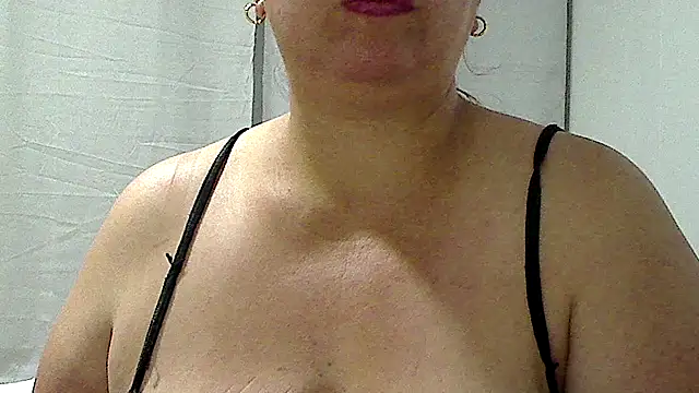 luciana69hot online show from April 13, 2026, 1:49 pm