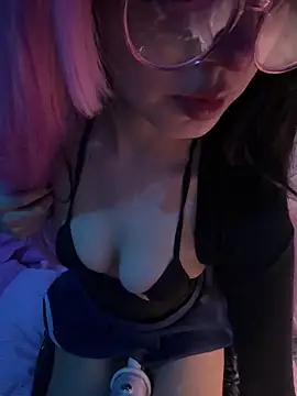 YourDevilGirl  online show from May 30, 2026, 9:17 am
