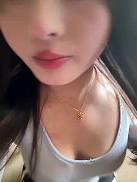 chenyu0308 online show from October 5, 2025, 4:11 am