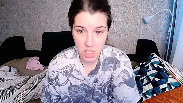 CherryZlata online show from December 15, 2025, 5:55 am