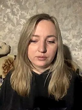 hotsteacher online show from December 4, 2025, 2:32 am