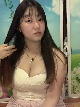 xialuo25 online show from April 15, 2026, 6:20 am