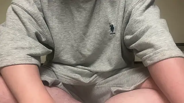 Yuta20002 online show from November 11, 2025, 5:02 pm