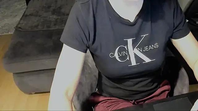 Horny mommy online show from March 20, 2026, 7:08 pm