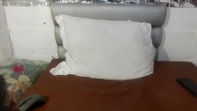 rose-crystal online show from October 25, 2025, 10:04 pm