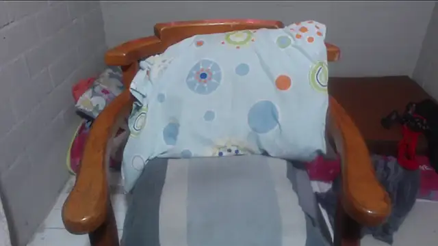 rose-crystal online show from April 14, 2026, 1:00 am