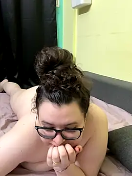 Snapshot of HaleyAyush chatting on November 1, 2025, 4:31 pm HaleyAyush online show from November 1, 2025, 4:31 pm