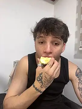 Snapshot of Thomas_Big_dick chatting on September 16, 2025, 1:06 am Thomas Big dick online show from September 16, 2025, 1:06 am