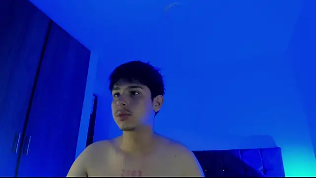 Snapshot of Maximo_Miller chatting on October 1, 2025, 5:35 am Maximo Miller online show from October 1, 2025, 5:35 am