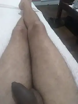 GuilhermeYuree online show from November 30, 2025, 12:53 pm