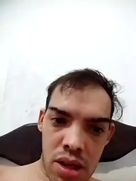 GuilhermeYuree online show from May 24, 2026, 9:03 am