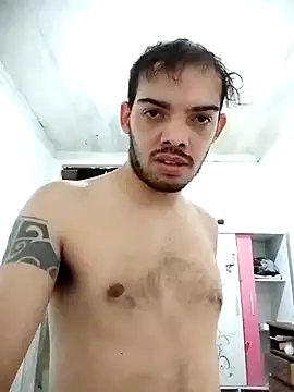 GuilhermeYuree online show from June 5, 2026, 11:43 pm
