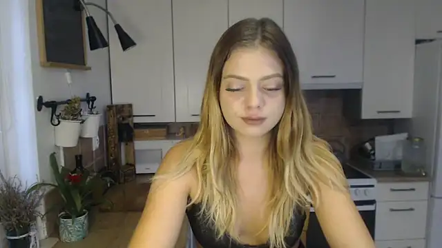 Snapshot of BuffyxLUST chatting on October 9, 2025, 7:17 am BuffyxLUST online show from October 9, 2025, 7:17 am