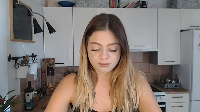 Snapshot of BuffyxLUST chatting on October 20, 2025, 9:21 am BuffyxLUST online show from October 20, 2025, 9:21 am